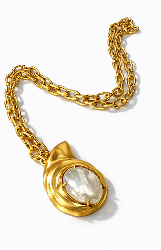 Adeteju Pendant Necklace